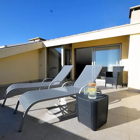 Schoenes Haus In Mit Terrasse *